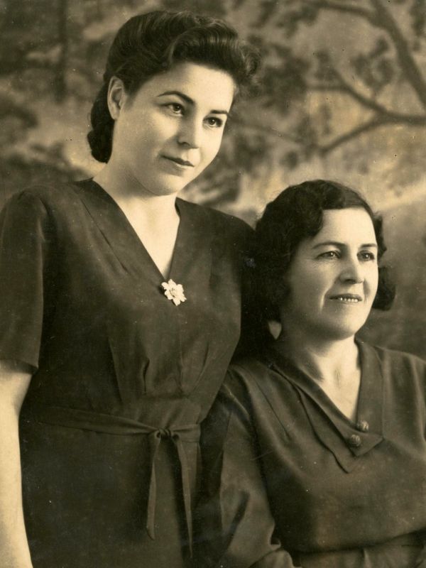Калайджи (Гульнара и ее мать Эдие Мусаниф)
